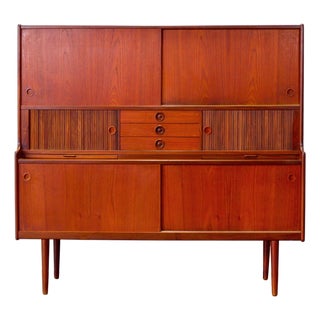 1950s J. Skaaning & Søn Møbelfabrik Teak Highboard Designed by Johannes Andersen For Sale