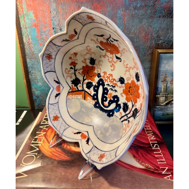 Antique Japanese Arita Imari Porcelain Chrysanthemum Bowl | Edo Period | Early 18th Century | Hand-Painted Fuku Mark For Sale - Image 4 of 18