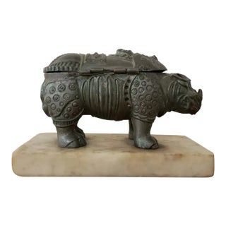Late 19th Century French Chinoiserie Style Rhinoceros Spelter Double Inkwell on Marble Base For Sale