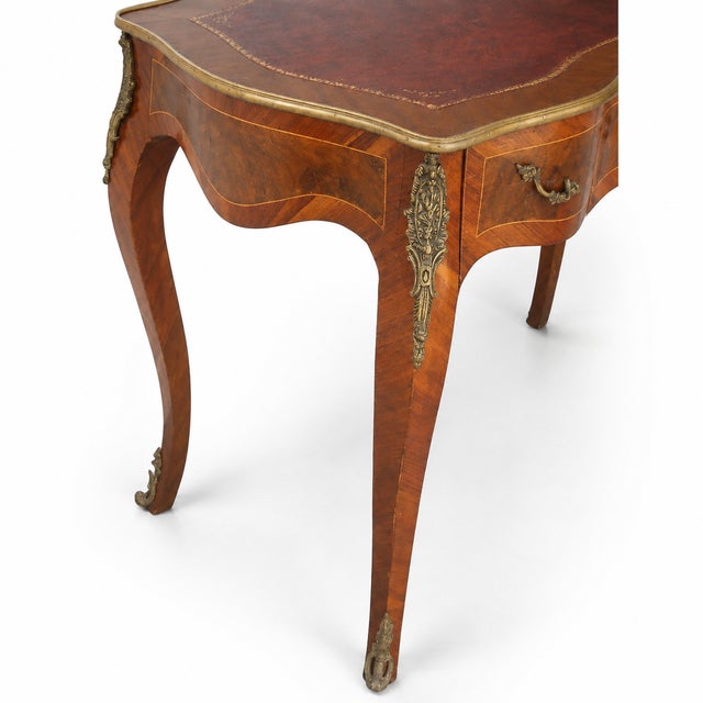 Animal Skin Vintage French Louis XV–Style Leather-Top Ladies’ Writing Desk For Sale - Image 7 of 14