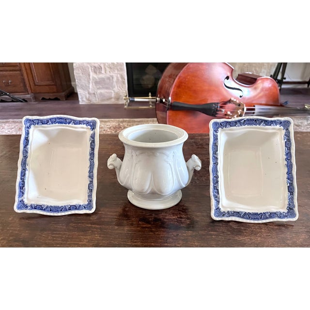 Antique 19th Century "Mandarin" English Flow Blue Footed Serving Dishes - A Pair For Sale - Image 16 of 18