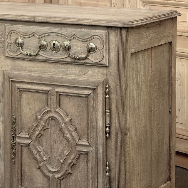 Sand 18th Century Country French Louis XIII Buffet in Stripped Oak For Sale - Image 8 of 18