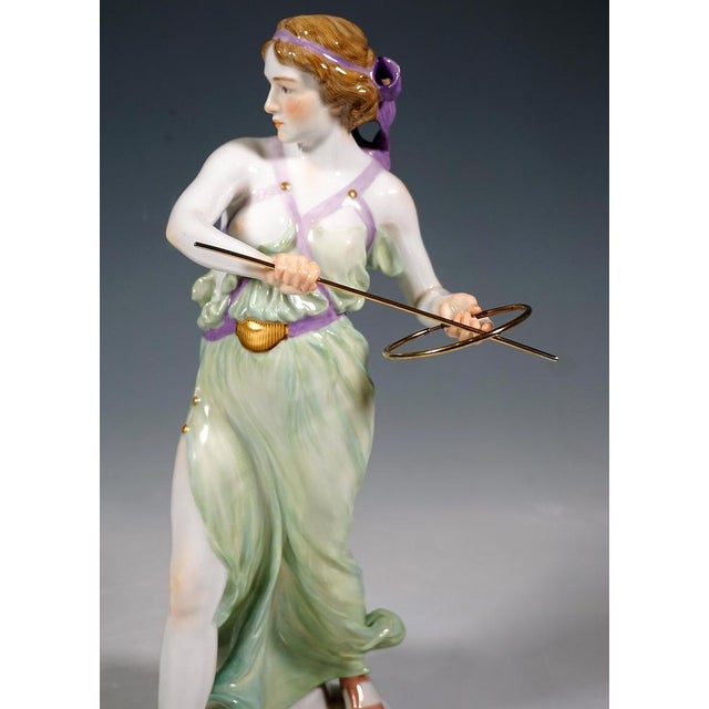 Large Art Nouveau Lady Ring Thrower Figurine attributed to R. Boeltzig for Meissen, 1910s For Sale - Image 6 of 8