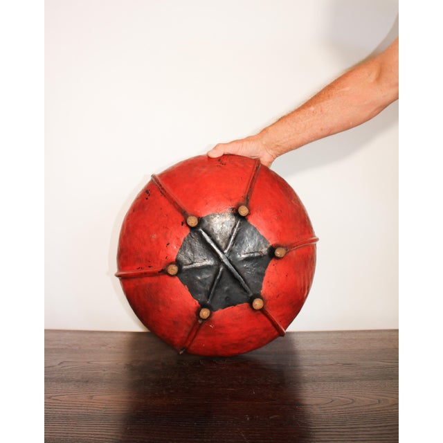 19th Century Red Lacquered Burmese Footed Bowl With Hexagonal Vertical Ribs For Sale - Image 4 of 4