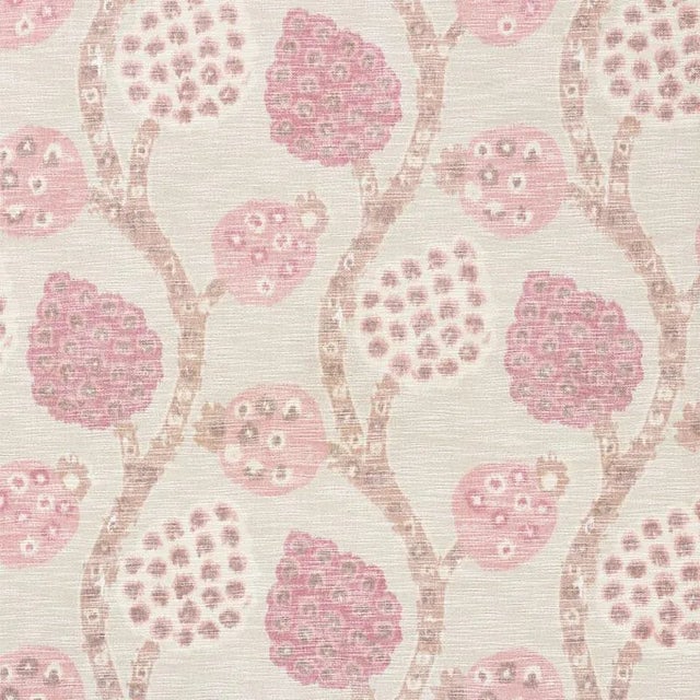 A new take on a traditional pomegranate motif, this loose, scrolling design is a true warp print. A mix of thick and thin...