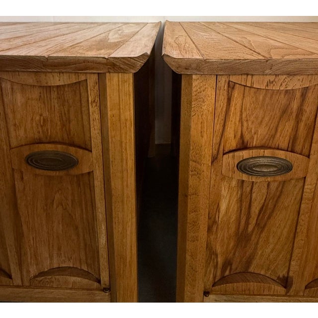 Mid-Century Modern Pair of Midcentury Modern Sculpted Walnut Side Tables/Nightstands by Heritage For Sale - Image 3 of 12