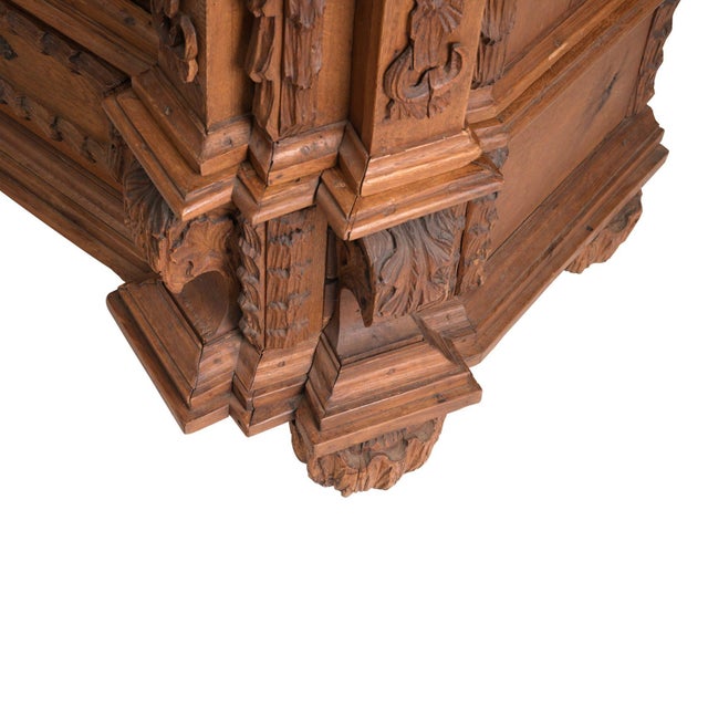 Hall cupboard Austria around 1650 – Renaissance Absolutely impressive carvings throughout the piece of furniture Solid...