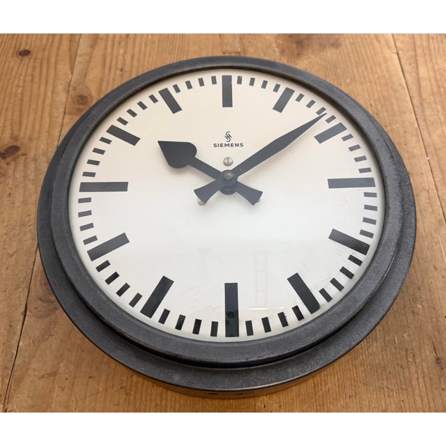 Black Industrial Factory Wall Clock from Siemens, 1950s For Sale - Image 9 of 17