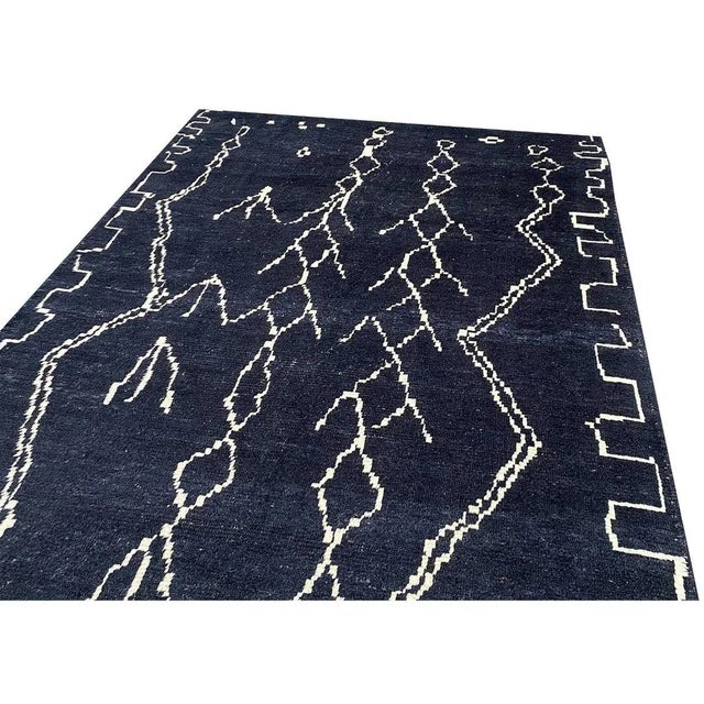 Textile Handwoven Moroccan Style Area Rug 6x9 For Sale - Image 7 of 9