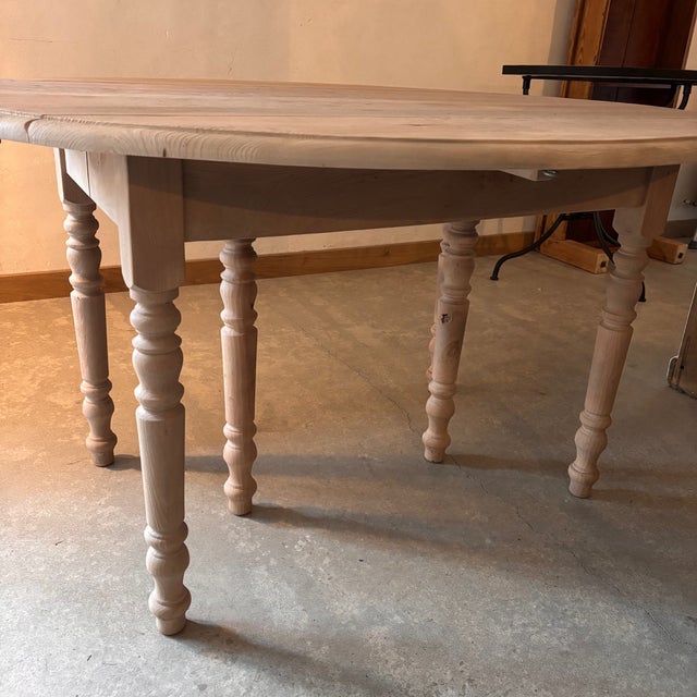 Beige Round Table with Extensions For Sale - Image 8 of 10