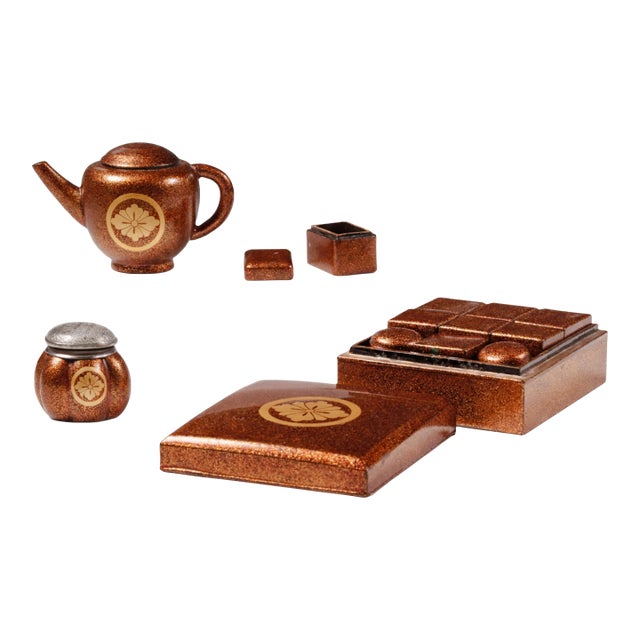 Rare Japanese Taishō Maki-E Lacquer Miniature Tea Cabinet With Sakura Crest For Sale
