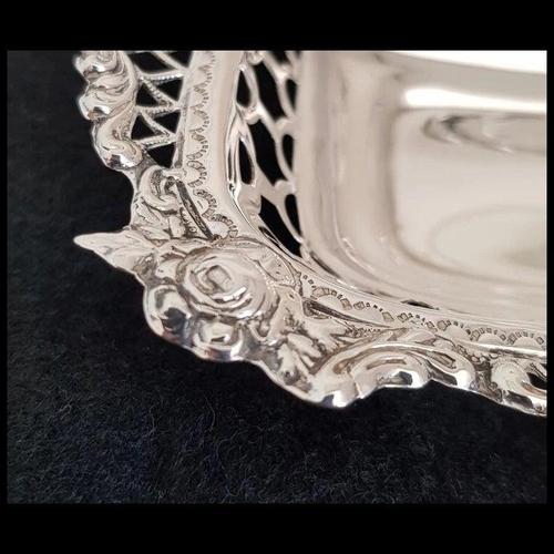 Gold Victorian Sterling Silver Trinket Dish from William Comyns & Sons, London, 1899 For Sale - Image 8 of 18
