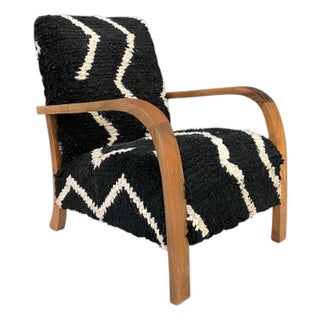 Handmade Moroccan Chair - Black Wool Rug With Ivory Zigzag Design. For Sale