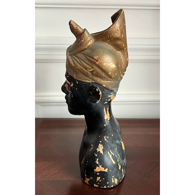 Figurative Antique and Rare Indonesian Klungkung Warrior Bust – Balinese Carved Wood Statuette Figurine For Sale - Image 3 of 9