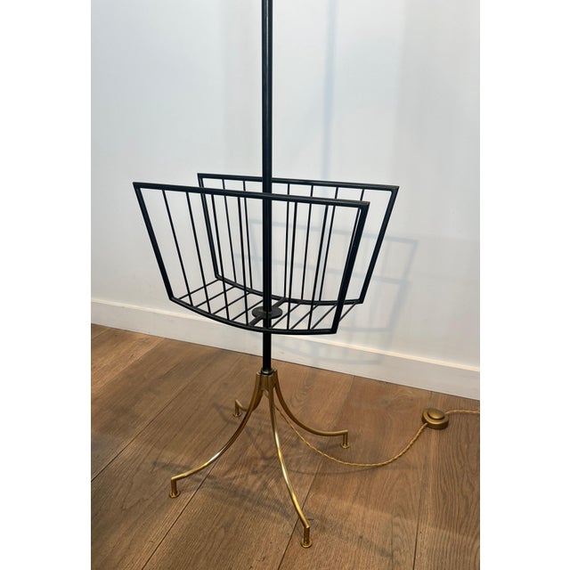 Metal 1950s Floor lamp in black lacquered metal and brass design with magazine rack For Sale - Image 7 of 12