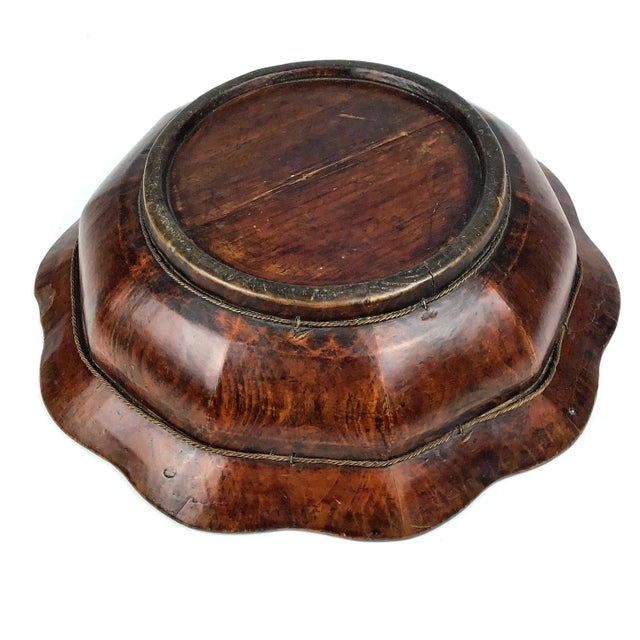 Japonisme 19th Century Chinese Qing Gilt Painted & Carved Wooden Bowl For Sale - Image 3 of 9