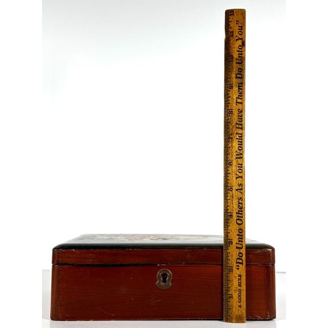 Mid 20th Century Art Nouveau Lacquered Parrot Box: Hand Painted Japanese Trinket For Sale - Image 9 of 10