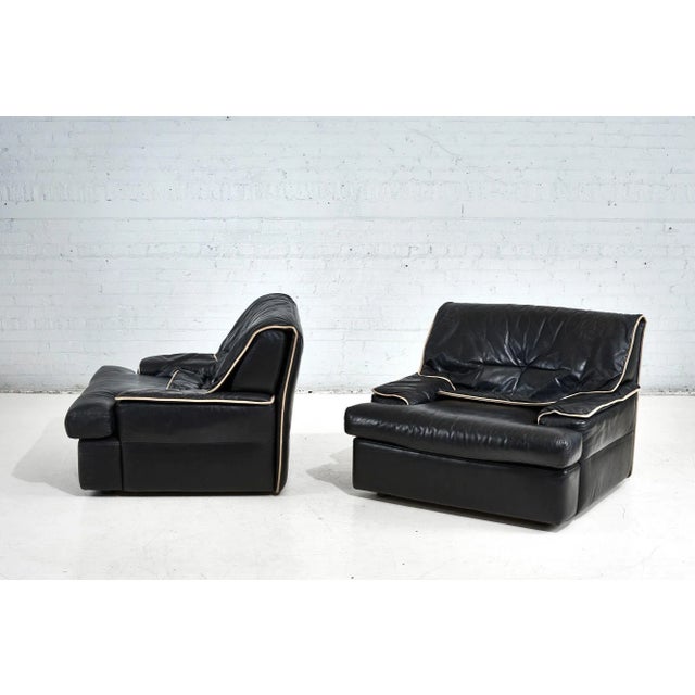 Pair Guido Faleschini Black Leather Lounge Chairs, Italy 1970 For Sale - Image 12 of 12