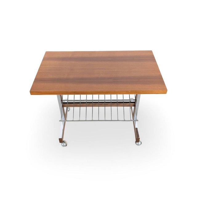 Mid-Century Modern Coffee Table in Teak For Sale - Image 4 of 9