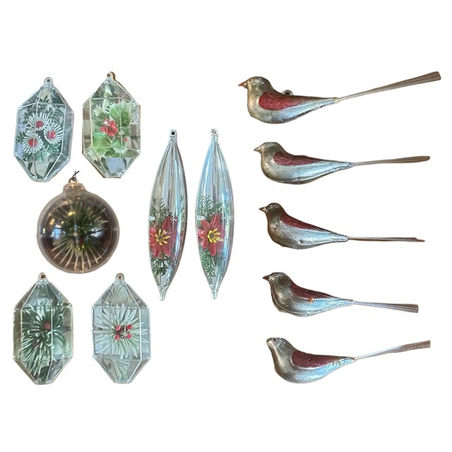 Just in time for the holidays: a rare and fabulous collection! This wonderfully coordinated group of 14 vintage Christmas...