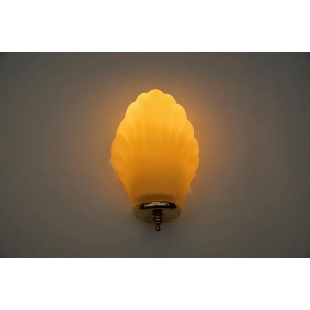 Shell-Shaped Cream Satin Glass Wall Light, Italy, 1960s For Sale - Image 6 of 10