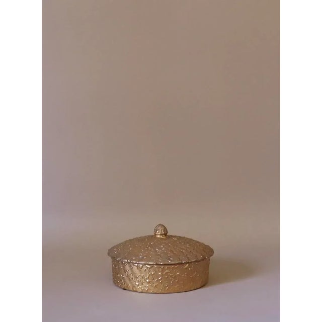 Weeping Gold Round Lidded Box For Sale In San Francisco - Image 6 of 6