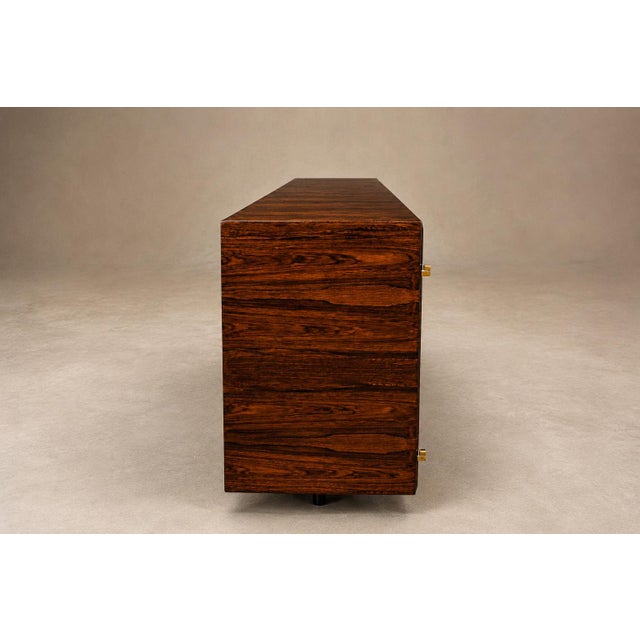 Brazilian Modern Rosewood Credenza With Sculptural Drawers by Jean Gillon, Brazil, 1960s For Sale - Image 15 of 18