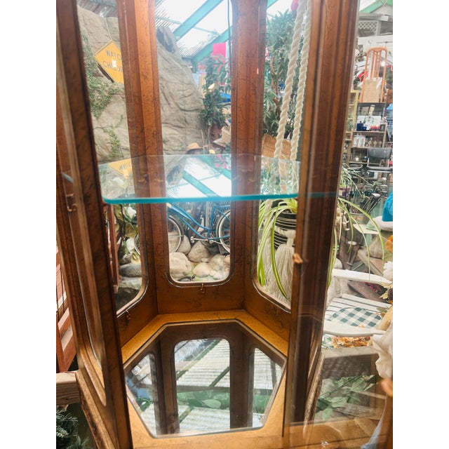 Mid-Century Hollywood Regency Gold Gilt Display Cabinet | Curio For Sale - Image 11 of 18