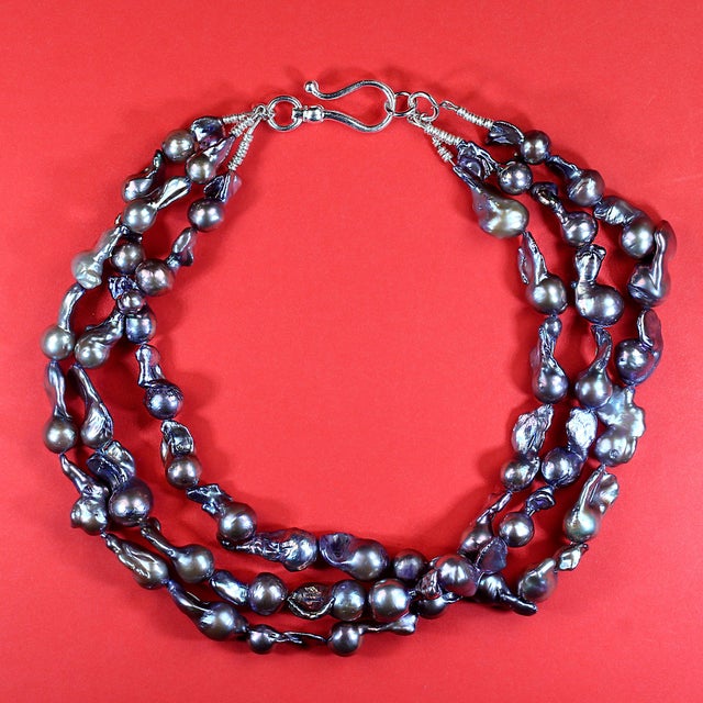 2020s Ajd 18 Inch Three Strand Peacock Color Keshi Pearl Necklace For Sale - Image 5 of 5