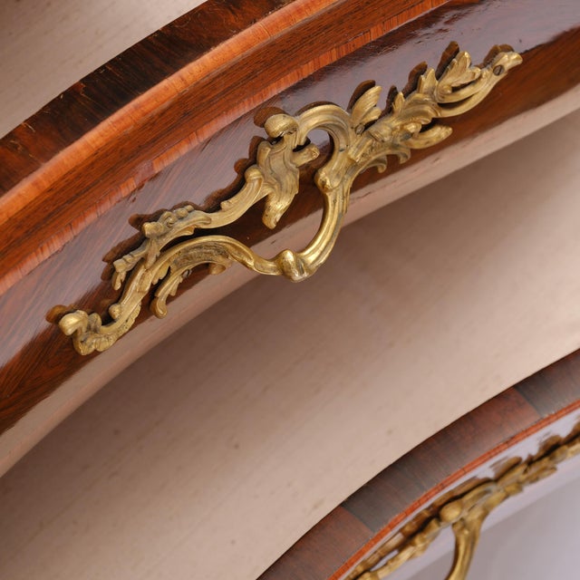 French Louis XV Chest of Drawers, 1760s For Sale - Image 10 of 17