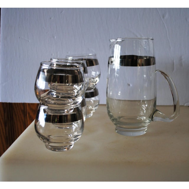 Vintage Dorothy Thorpe-Inspired Pitcher & Glasses Cocktail Set- 7 Pieces For Sale - Image 6 of 7