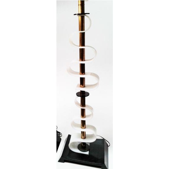 Mid Century Acrylic Sculptural Floor Lamp by Moss Lighting For Sale - Image 4 of 7