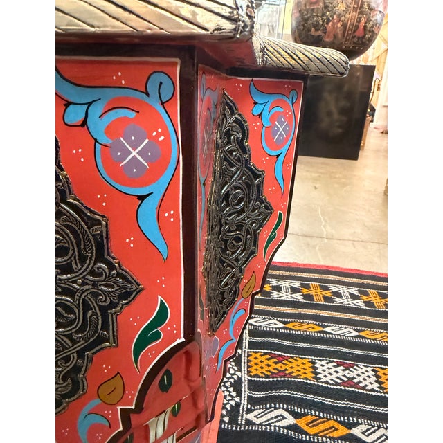 Hand Made Hand Painted Shapely Moroccan Side Table For Sale In Miami - Image 6 of 12