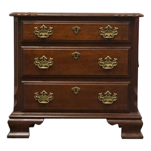 Pennsylvania House Solid Cherry Traditional Style 24" Accent Chairside Chest End Table / Nightstand For Sale