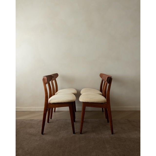 Carl Hansen & Søn Mid-Century Modern Teak CH30 Dining Chairs by Hans J. Wegner for Carl Hansen & Son, 1960s, Set of 4 For Sale - Image 4 of 18