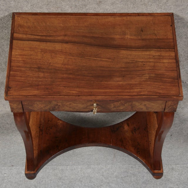 Small Antique Biedermeier Side Table in Walnut, 1830 For Sale - Image 11 of 18