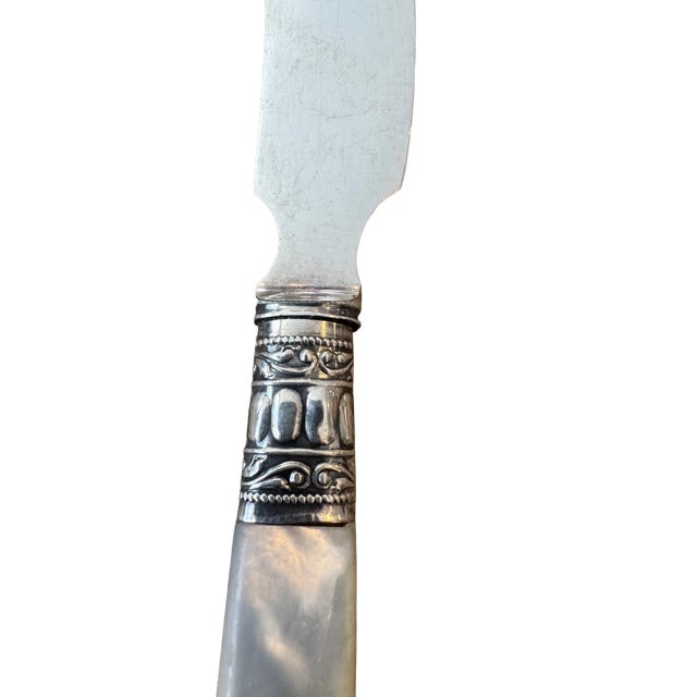 Antique American Silver/World Brand Mother of Pearl/Silver Plated Butter/Fruit Knife. 7" Long For Sale - Image 4 of 4