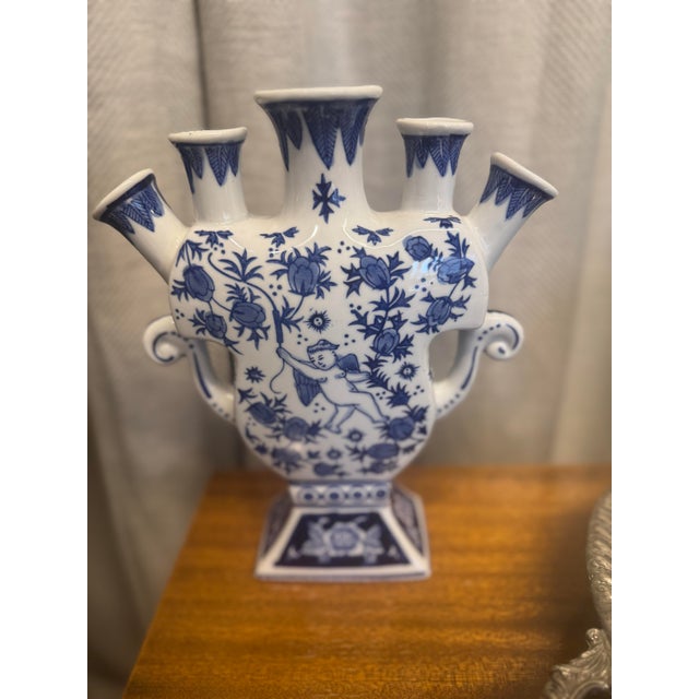 Chinoiserie Blue & White Chonoiserie Tulip Vase For Sale - Image 3 of 4