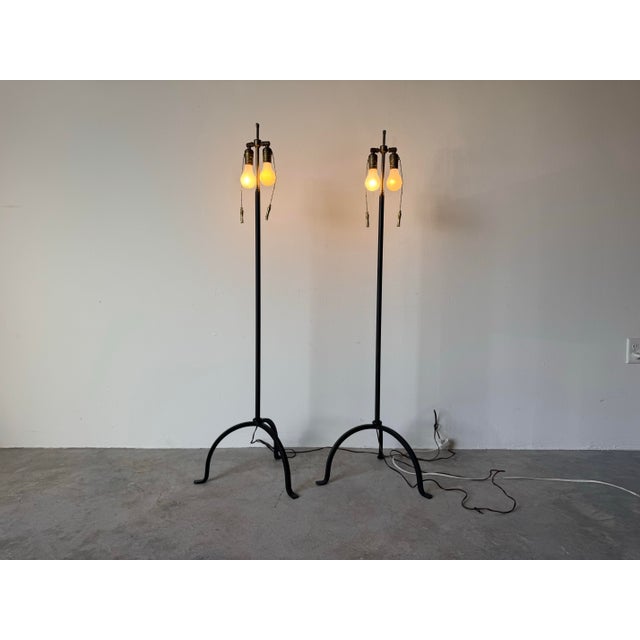 1980s Vintage Metal Tripod Floor Lamps With Double Socket & Brass Pull Chains – A Pair/ Sold For Sale In Miami - Image 6 of 12