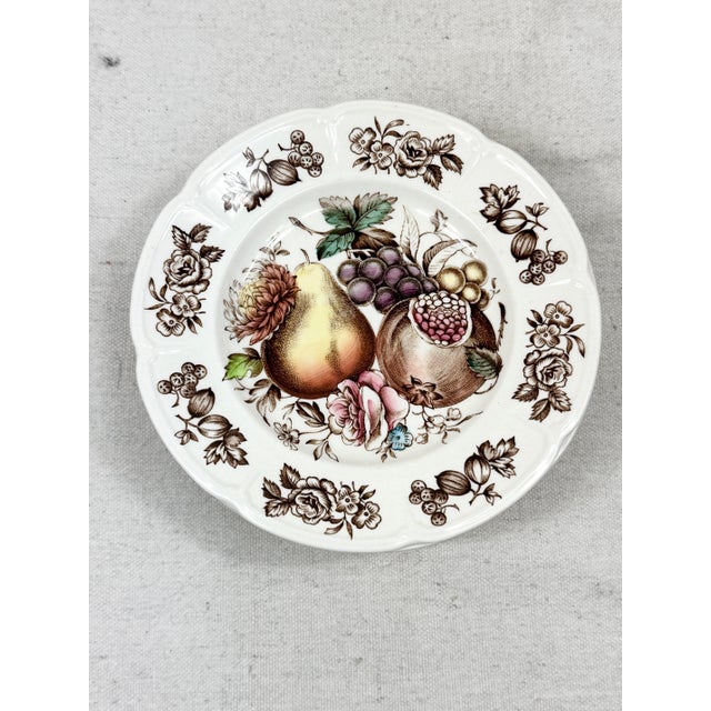 Vintage Johnson Brothers Windsor Fruit Bread and Butter Plates-Set of 8 For Sale - Image 12 of 12