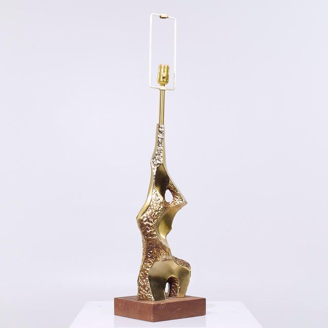 Laurel Lamp Company Laurel Mid Century Brutalist Brass Table Lamps - Pair For Sale - Image 4 of 9