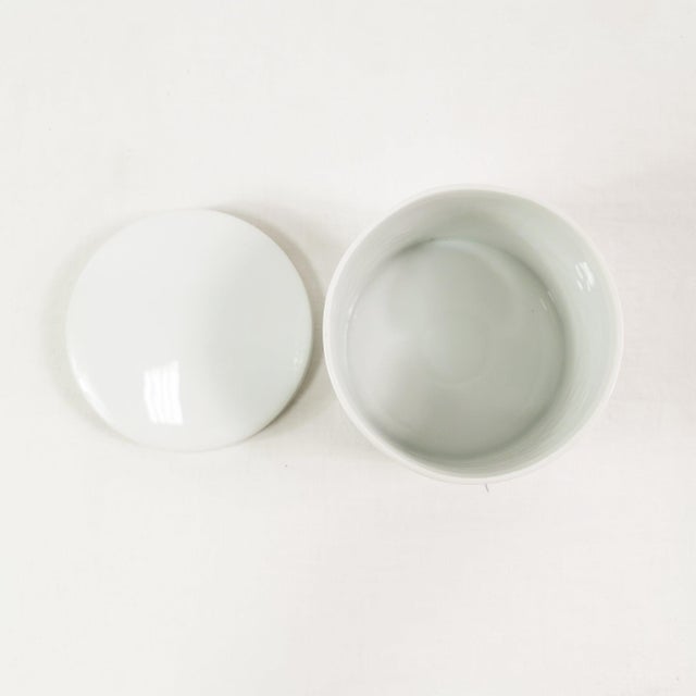 1960s Porcelain Bonbonniere by C. Fischer for Rosenthal, Germany, 1960s For Sale - Image 5 of 10