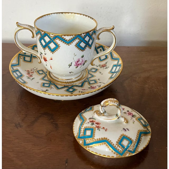 18th Century Antique 18th Century William Duesbury Chelsea Derby Porcelain Caudle or Chocolate Cup, Cover & Saucer Circa 1770 For Sale - Image 5 of 12