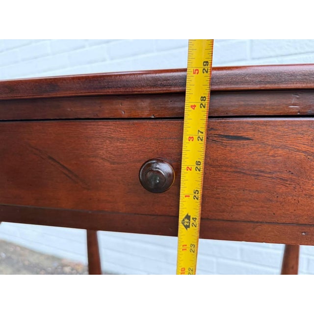 Late 20th Century Pair of Vintage Sheraton Style 1 Drawer Side Tables by Bombay Co. For Sale - Image 5 of 18