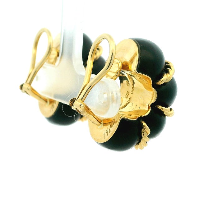 Modern Vintage Seaman Schepps 18k Gold and Carved Wood Statement Clip Earrings, A Pair For Sale - Image 3 of 15