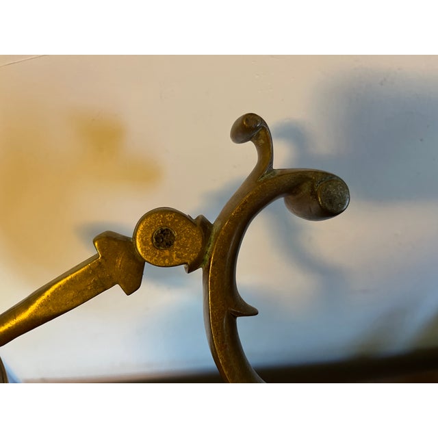 American Large Antique 19th Century Georgian Style Heavy Cast Brass Doctor's Door Knocker For Sale - Image 3 of 13
