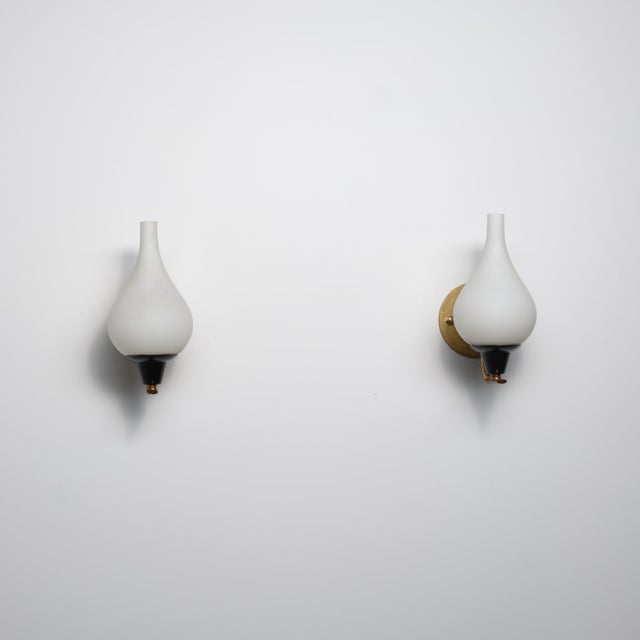 1950s Vintage Italian Wall Sconces in Brass and Opaline Glass, 1950s, Set of 2 For Sale - Image 5 of 10