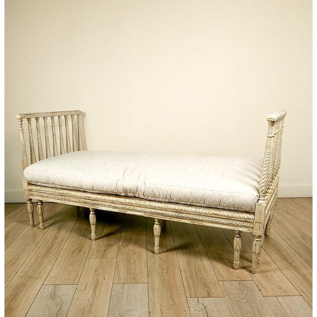 A Swedish Gustavian-style day bed, circa 1900. Seat height 19.5".