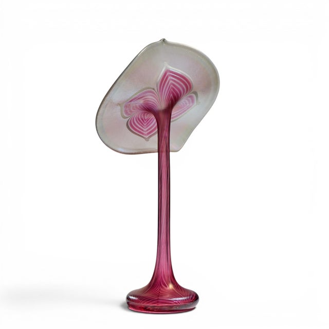 Late 20th Century Stuart Abelman Signed Art Glass Iridescent Pulled Feather Jack-in-the-Pulpit Vase Sculpture For Sale - Image 5 of 6