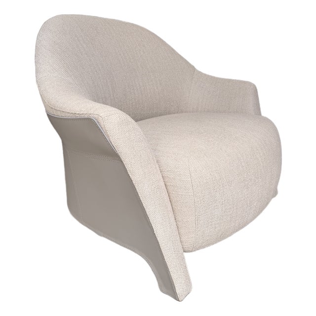 Artefacto Soft Ivory Lounge Chair With Leather Back For Sale